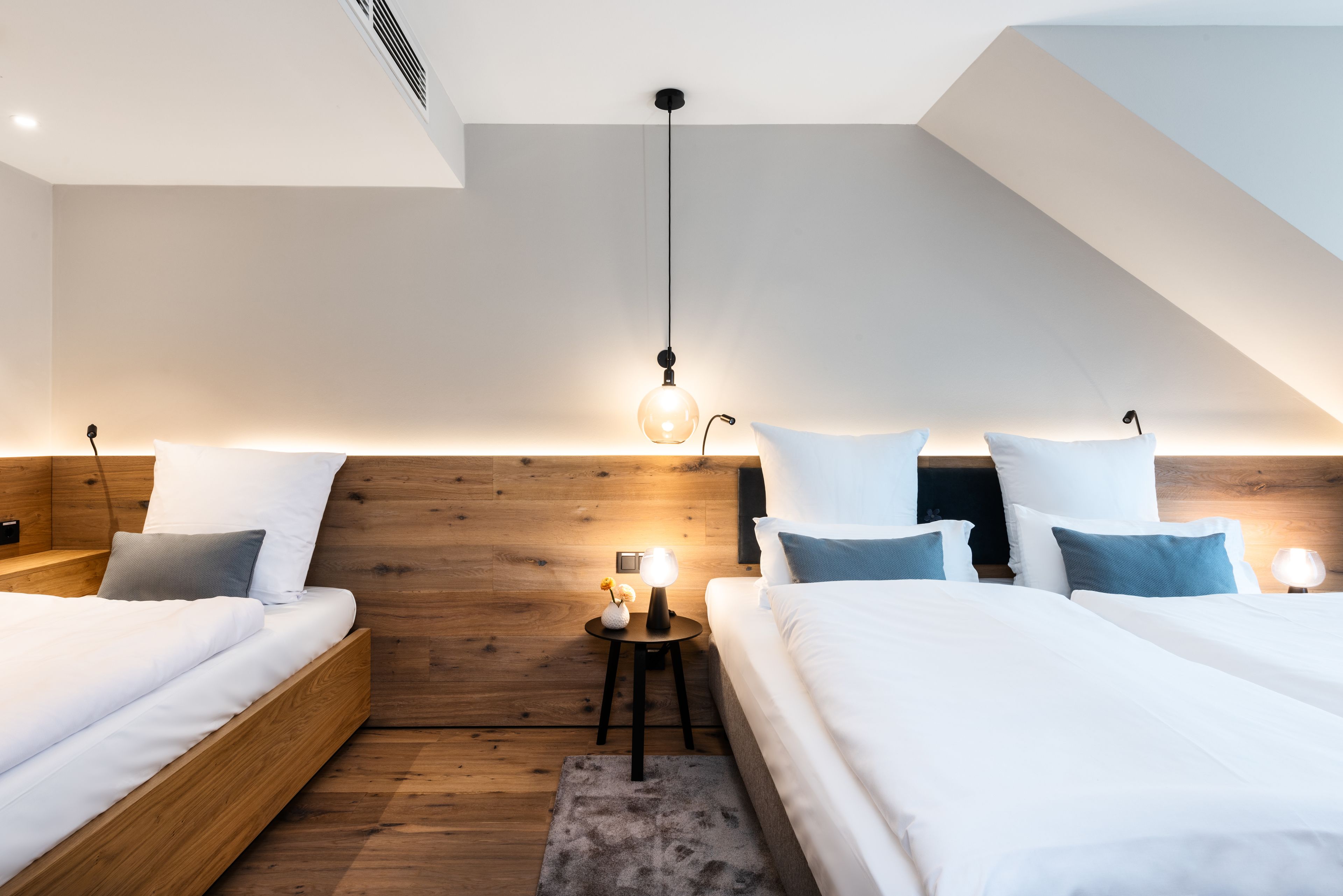 1 bedroom, hypo-allergenic bedding, minibar, in-room safe