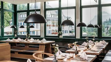 Free daily self-service breakfast