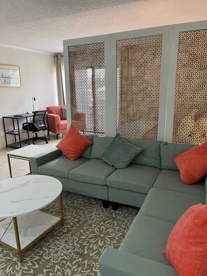 Studio Suite Khas, 1 Tempat Tidur Queen | Area keluarga