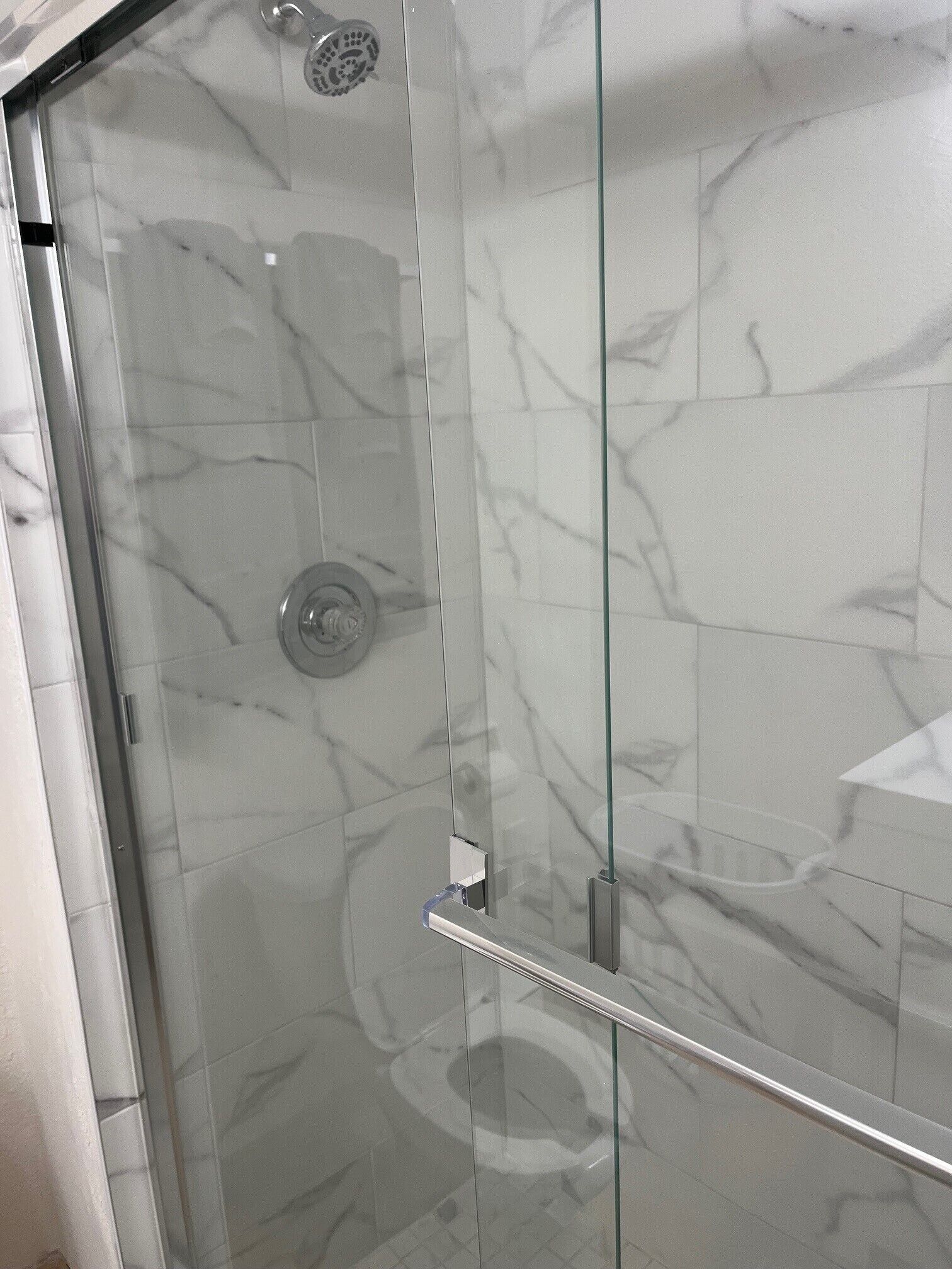 shower, free toiletries, towels