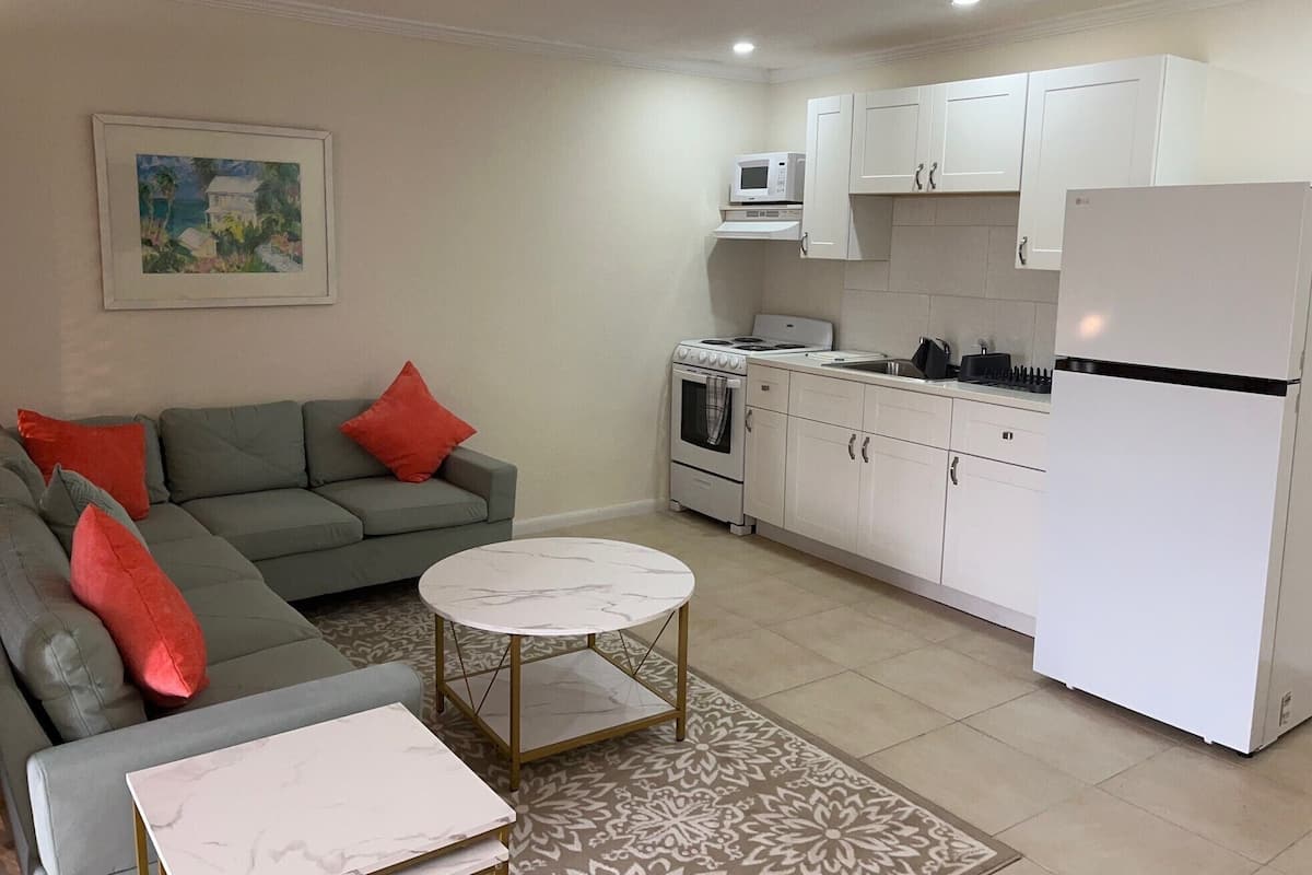 Signature studio suite, 1 queensize bed | Woonruimte