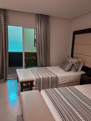 Twin Room, 2 Twin Beds, Non Smoking | Premium bedding, in-room safe, desk, blackout drapes - Dream's Hotel (Tetouan)