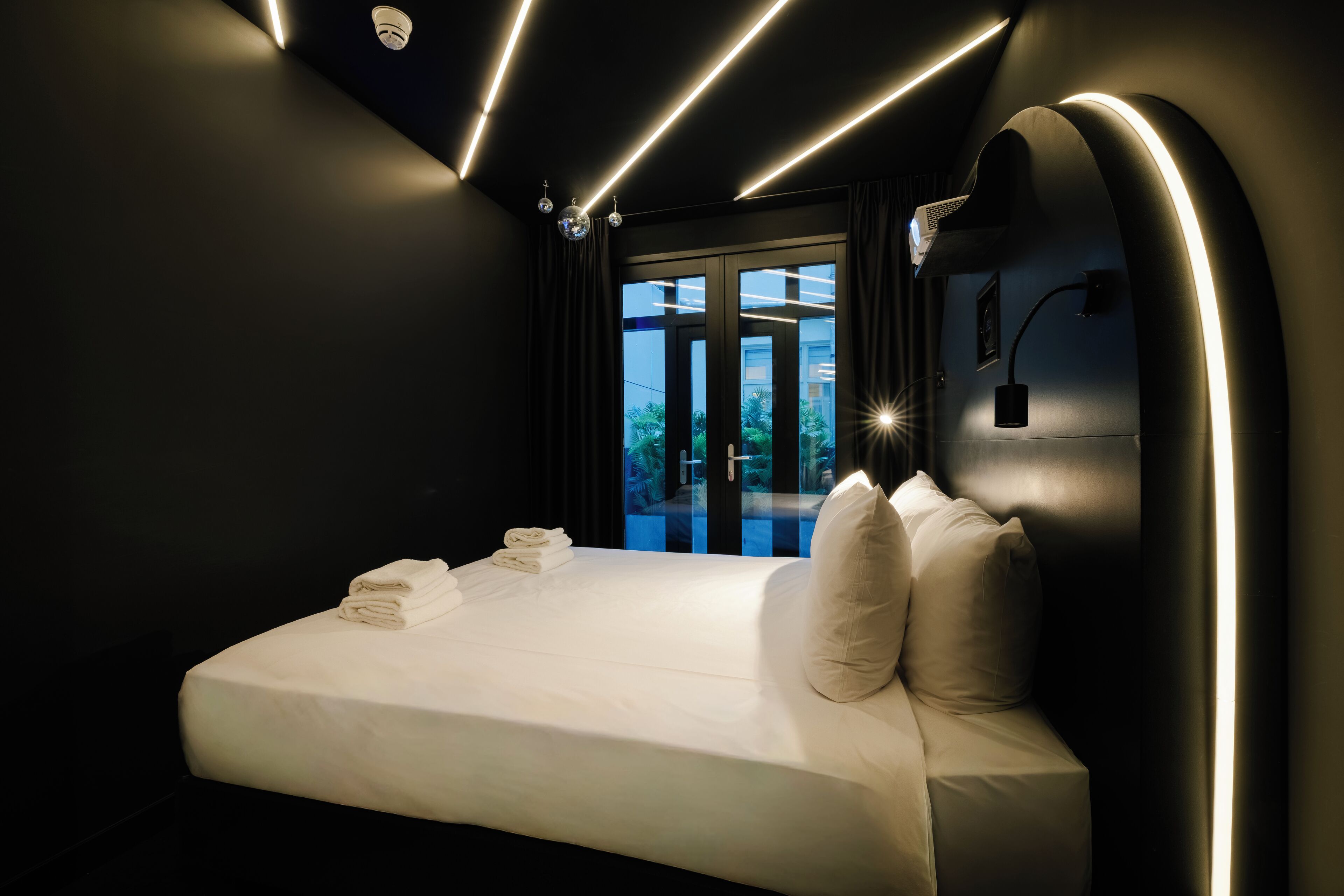 Disco Suite | Bộ đồ giường cao cấp, minibar với thức uống miễn phí 