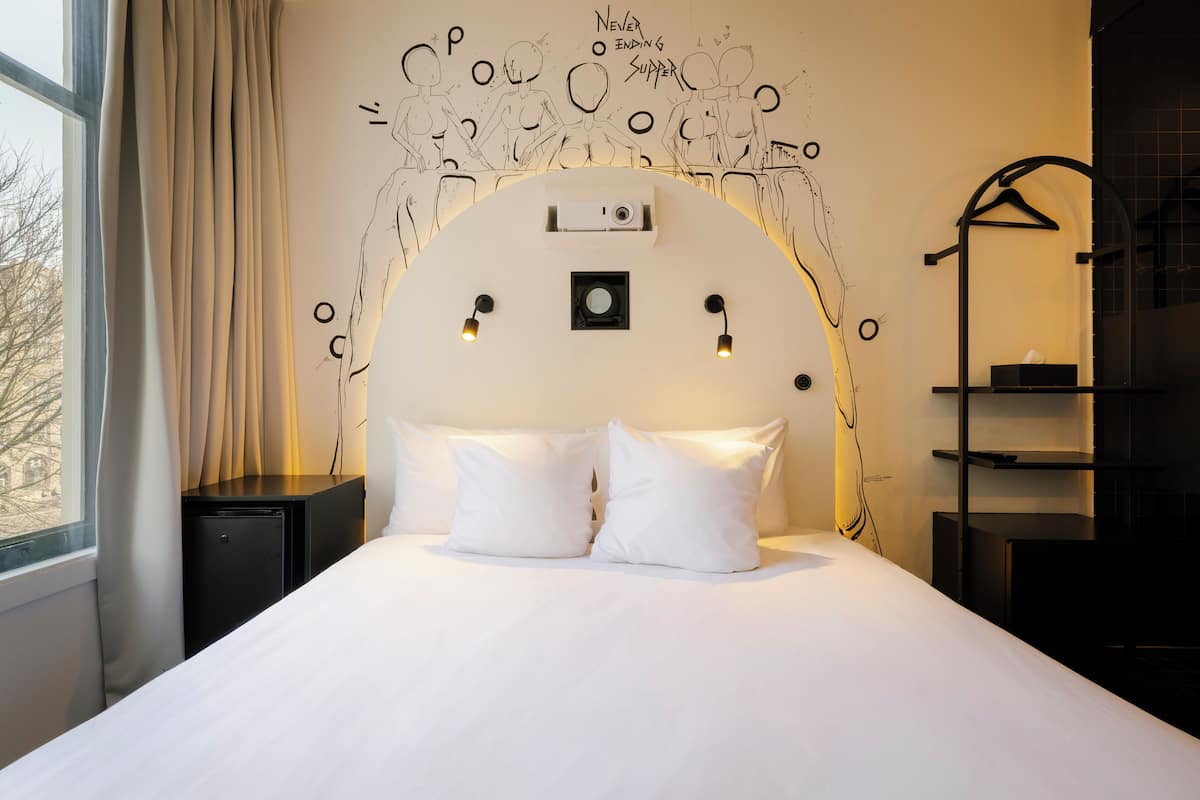 'La Neige Canal View' by SUPPER | Premium bedding, free minibar, in-room safe, free WiFi