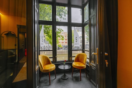 Champagne Suite | Sacada