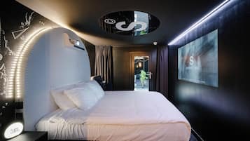 'Le Noir' by SUPPER | Roupas de cama premium, frigobar (abastecido com itens grátis)