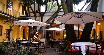 Suites Los Camilos - Adults Only