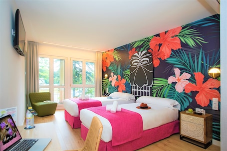 Twin Room | Hypo-allergenic bedding, minibar, individually decorated, desk