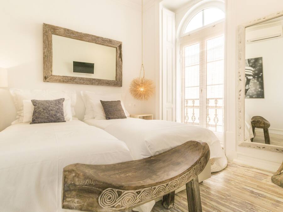 Minibar, in-room safe, individually decorated, individually furnished