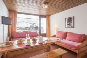 Studio (6 personnes) | Living area | Flat-screen TV - Le Schuss de Val Thorens (Les Belleville)