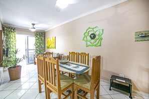 Family Apartment, Multiple Beds, Non Smoking | In-room dining - Apto 22E ar condicionado e ventilador, 2 quartos, churrasqueira, elevador e piscina (Ubatuba)