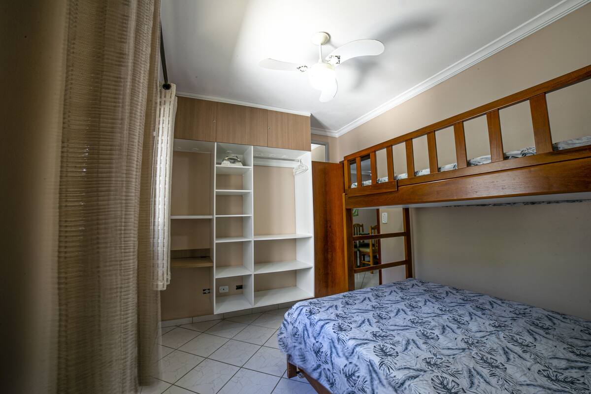 Apartemen Keluarga, Beberapa Tempat Tidur, Bebas Asap Rokok | 2 kamar tidur, tirai kedap cahaya, dan setrika/meja setrika