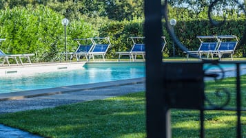 Piscine extérieure (ouverte en saison)