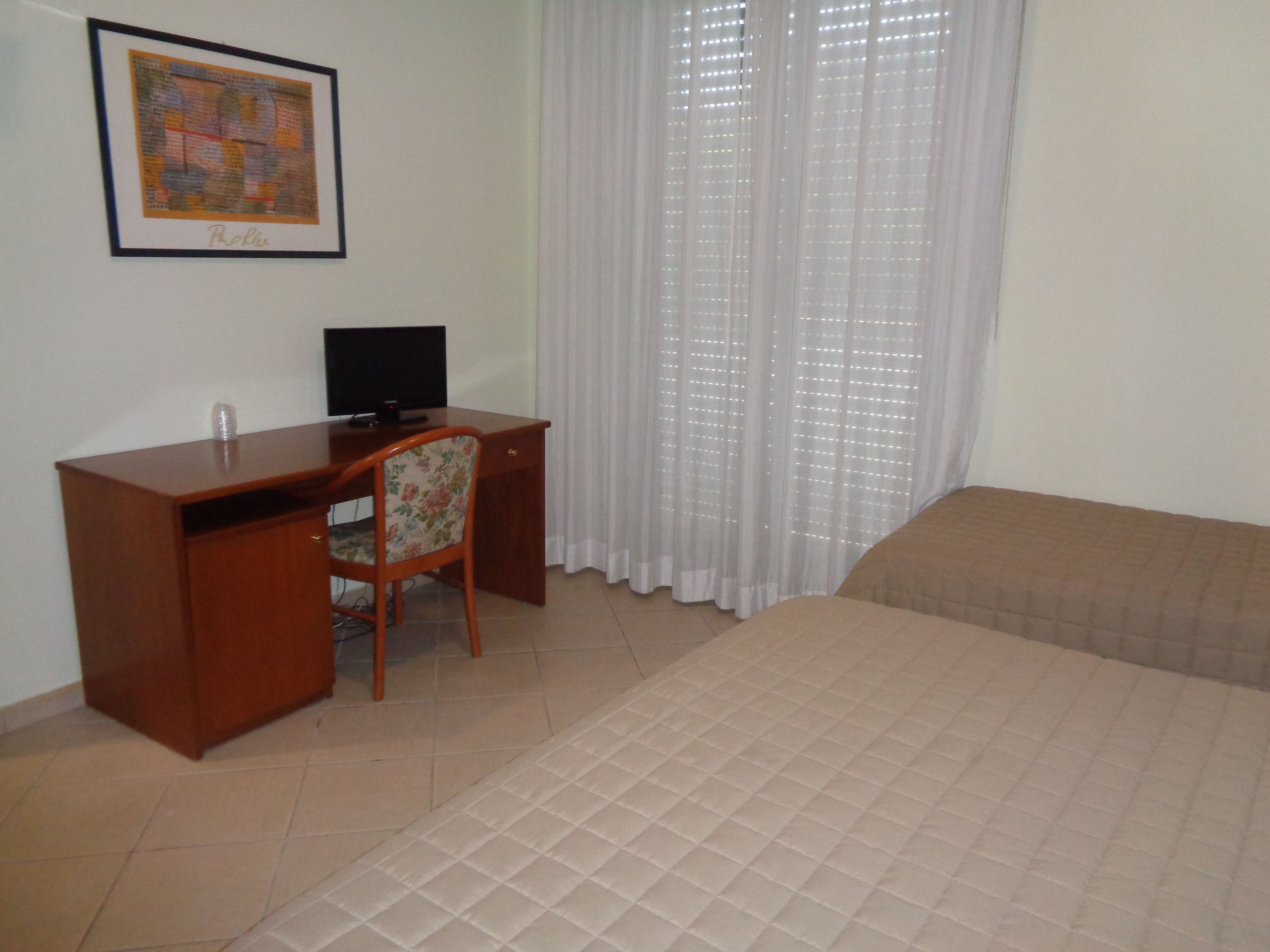 classic double or twin room | desk, rollaway beds, bed sheets