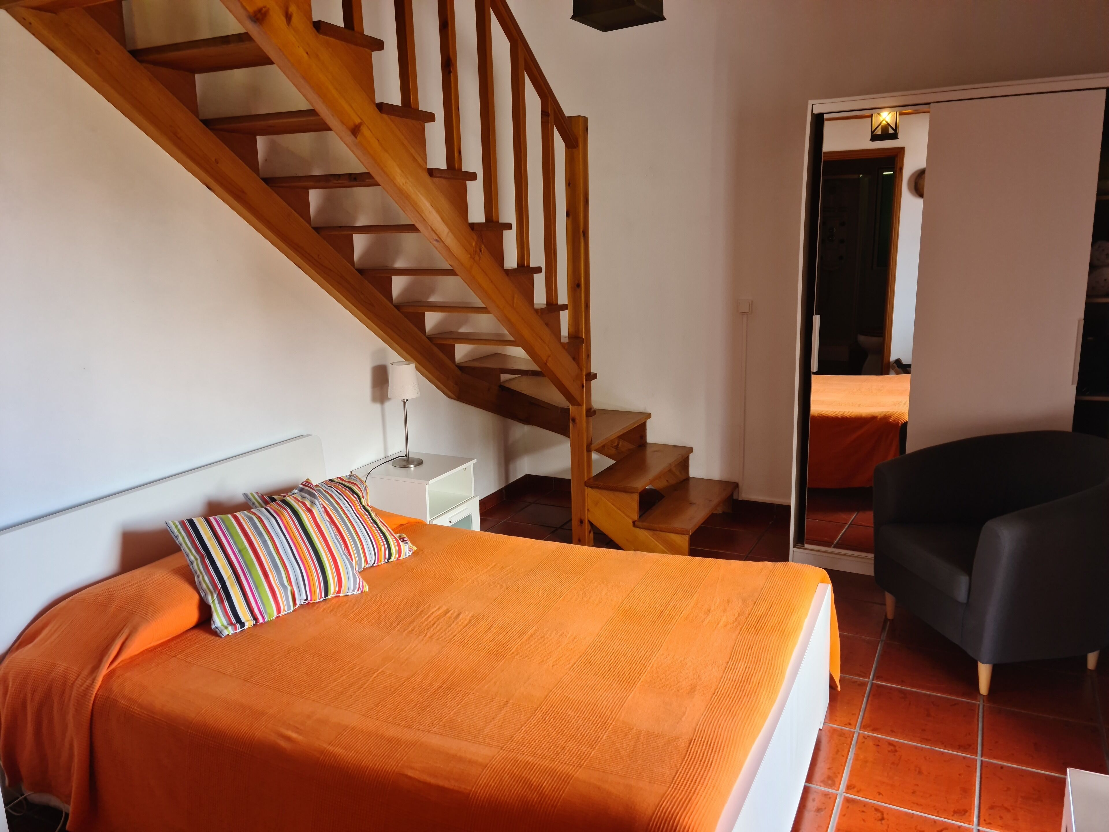 Romantic House, 1 Bedroom | Soundproofing, iron/ironing board, free cots/infant beds, free WiFi
