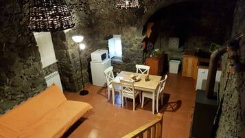 House, 2 Bedrooms | Living room