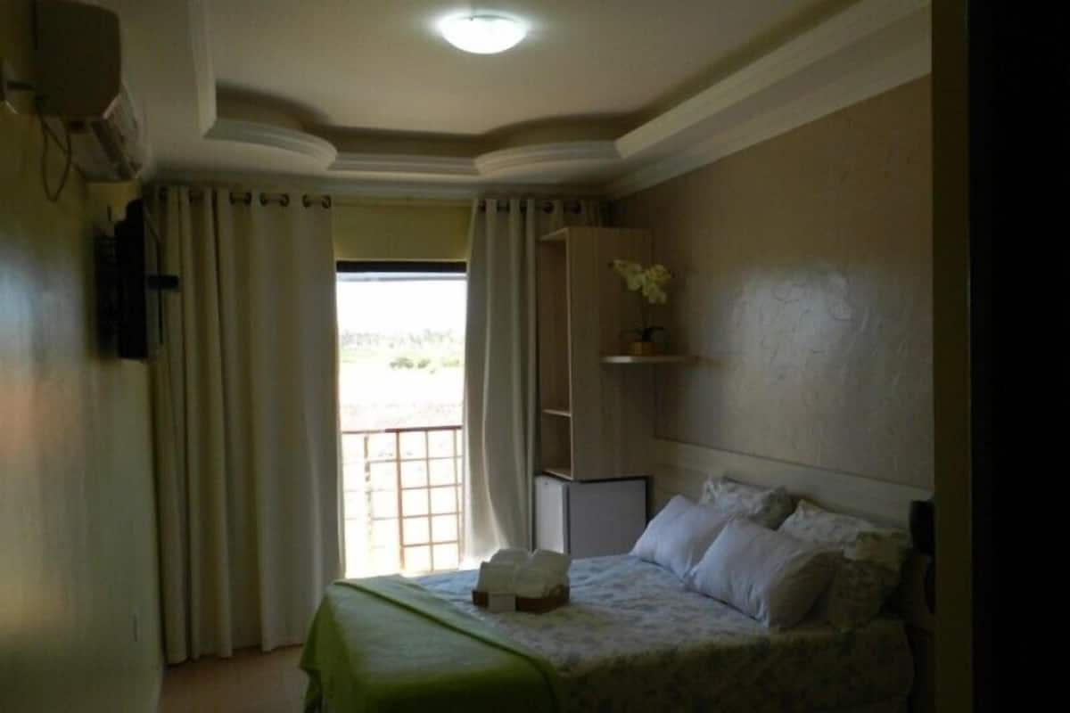 Double Room, 1 Double Bed, Non Smoking | Minibar, free WiFi, bed sheets