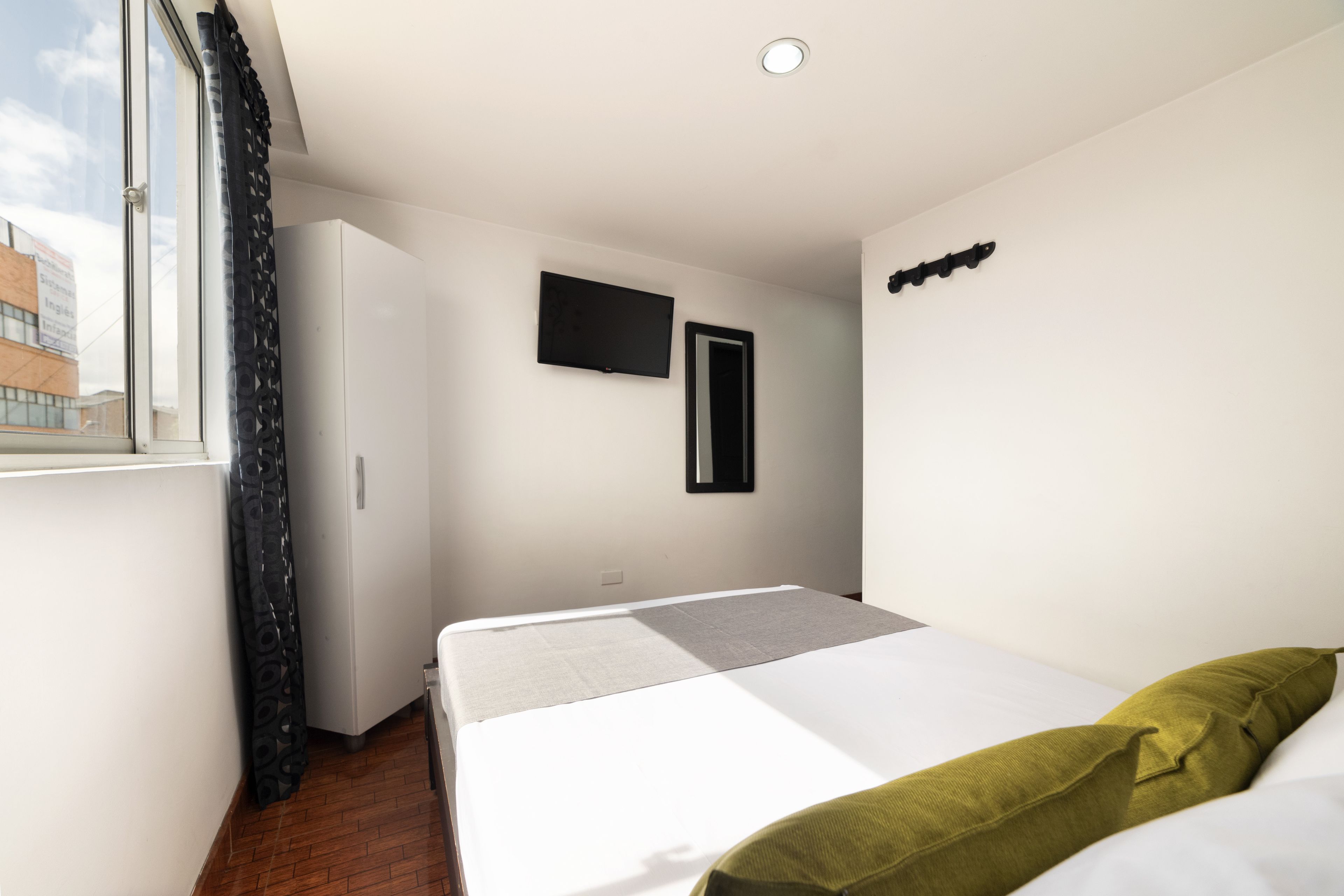 triple room | free wifi, bed sheets