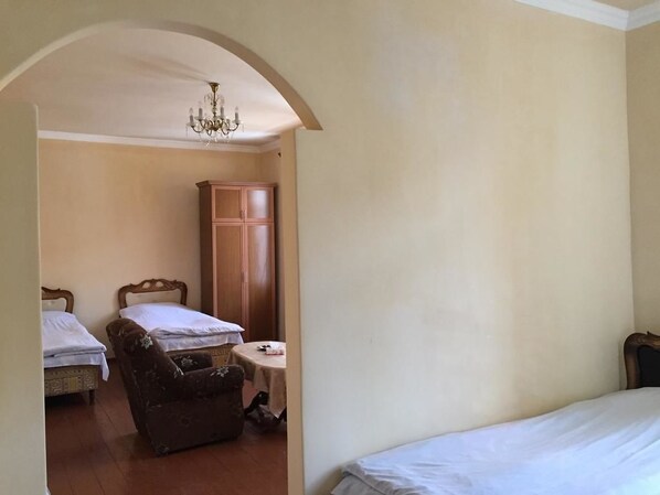 Iron/ironing board, free WiFi, bed sheets