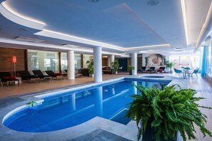 Piscine couverte, piscine extérieure