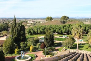 من حمّامات السباحة المغطاة، حمّام سباحة خارجي