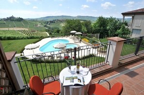 Outdoor dining - Ristorante Albergo Tota Virginia (Serralunga d'Alba)