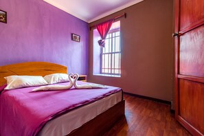 Double Room, Ensuite | In-room safe, blackout drapes, soundproofing, free WiFi - Inka Wild Hostel (Cusco)