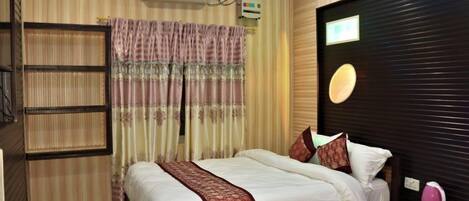 Basic-herbergi - reyklaust | Ókeypis þráðlaus nettenging, rúmföt