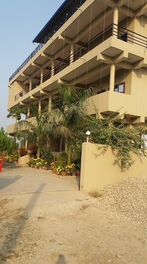 Fachada de la propiedad