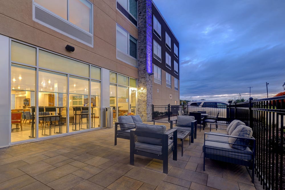 Holiday Inn Express & Suites Brighton by IHG