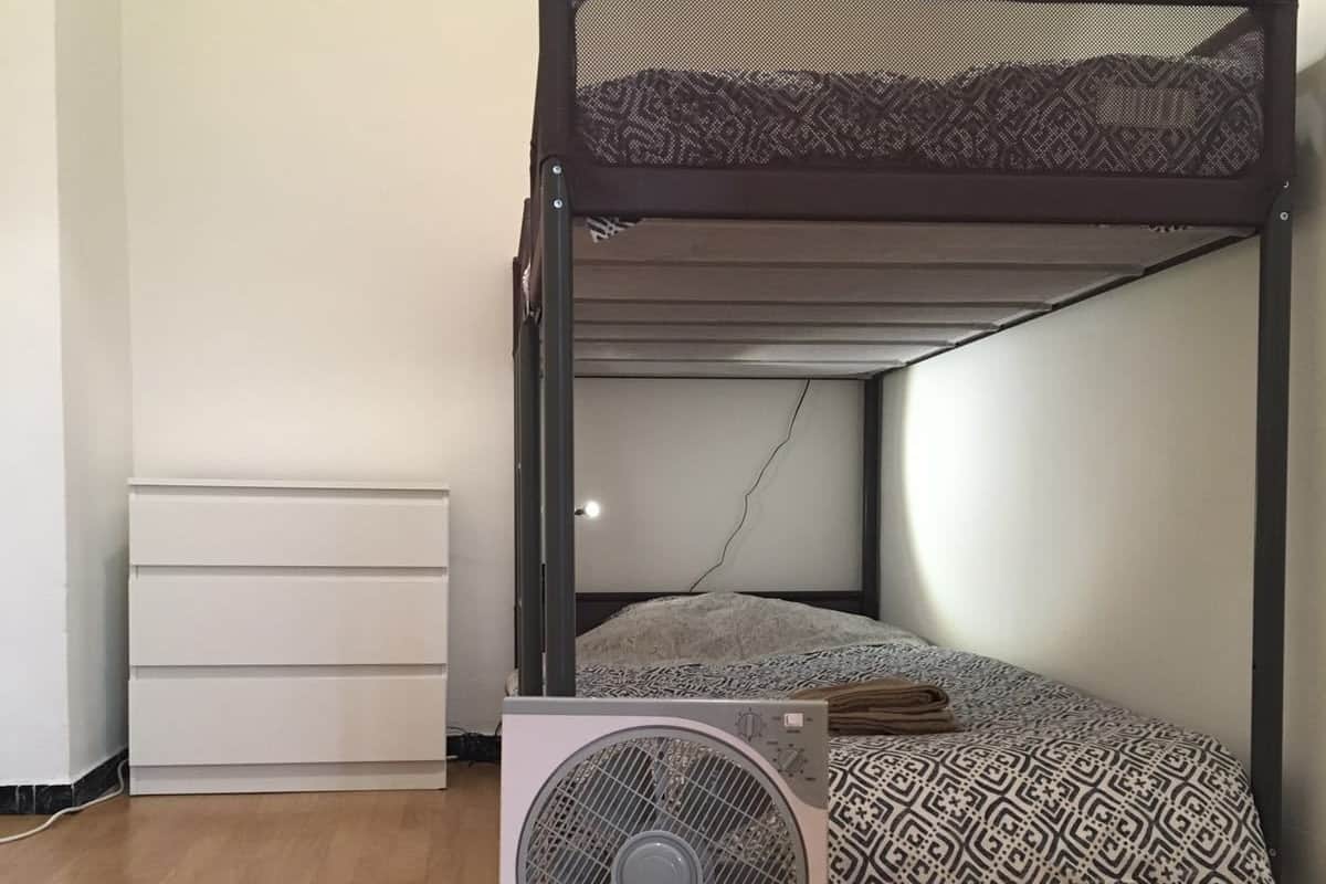 Quadrupla Economy, letti multipli, bagno condiviso, vista città | Wi-Fi gratuito, lenzuola