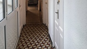 Interior - Happy @ Barcelona - Hostel (Barcelona)
