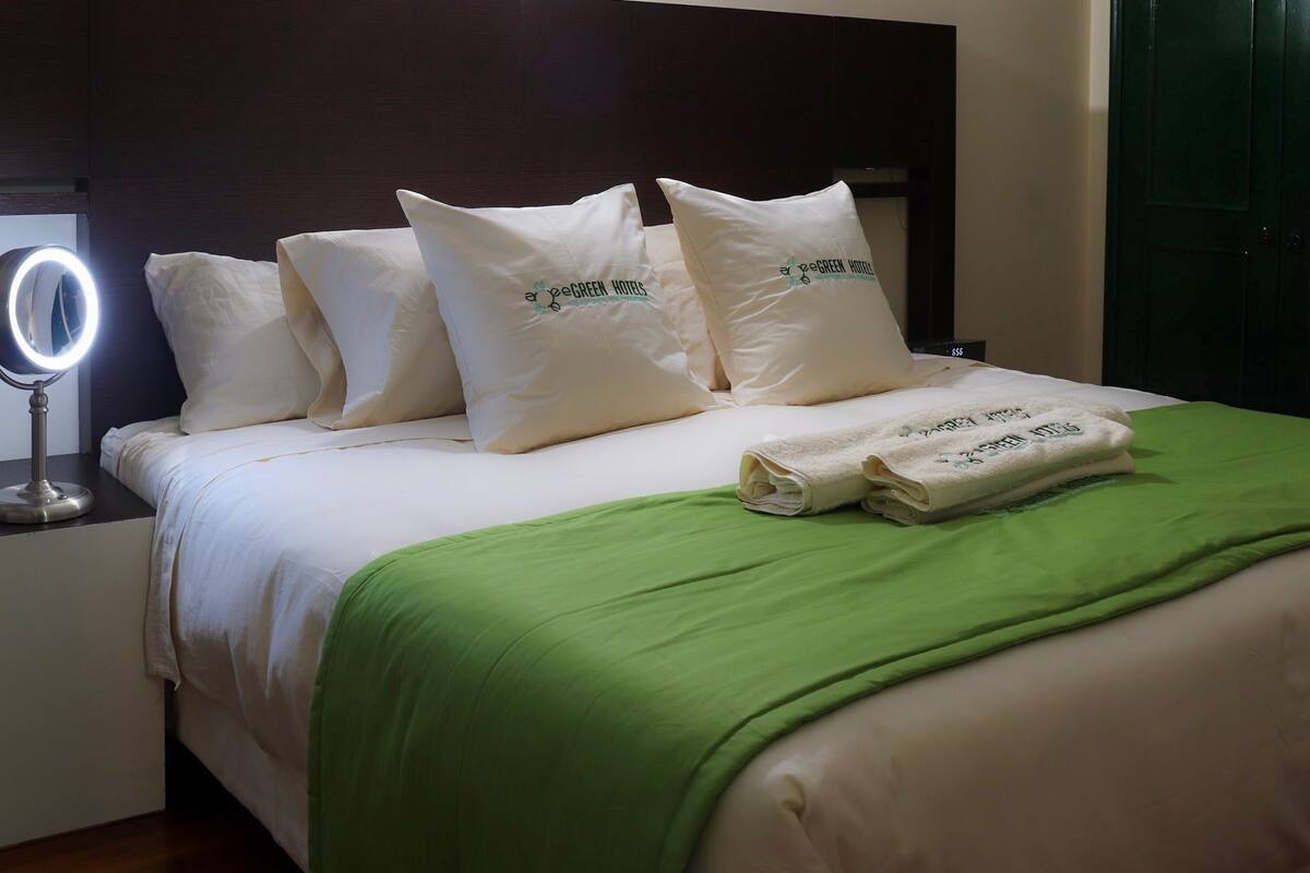 Standard Double Room, 1 Bedroom, Non Smoking, Shared Bathroom | Premium bedding, iron/ironing board, rollaway beds, free WiFi