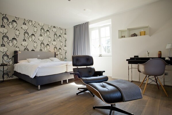 خزنة داخل الغرفة وستائر تعتيم وواي فاي مجانًا وملاءات أسرّة