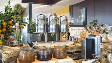 Free daily buffet breakfast