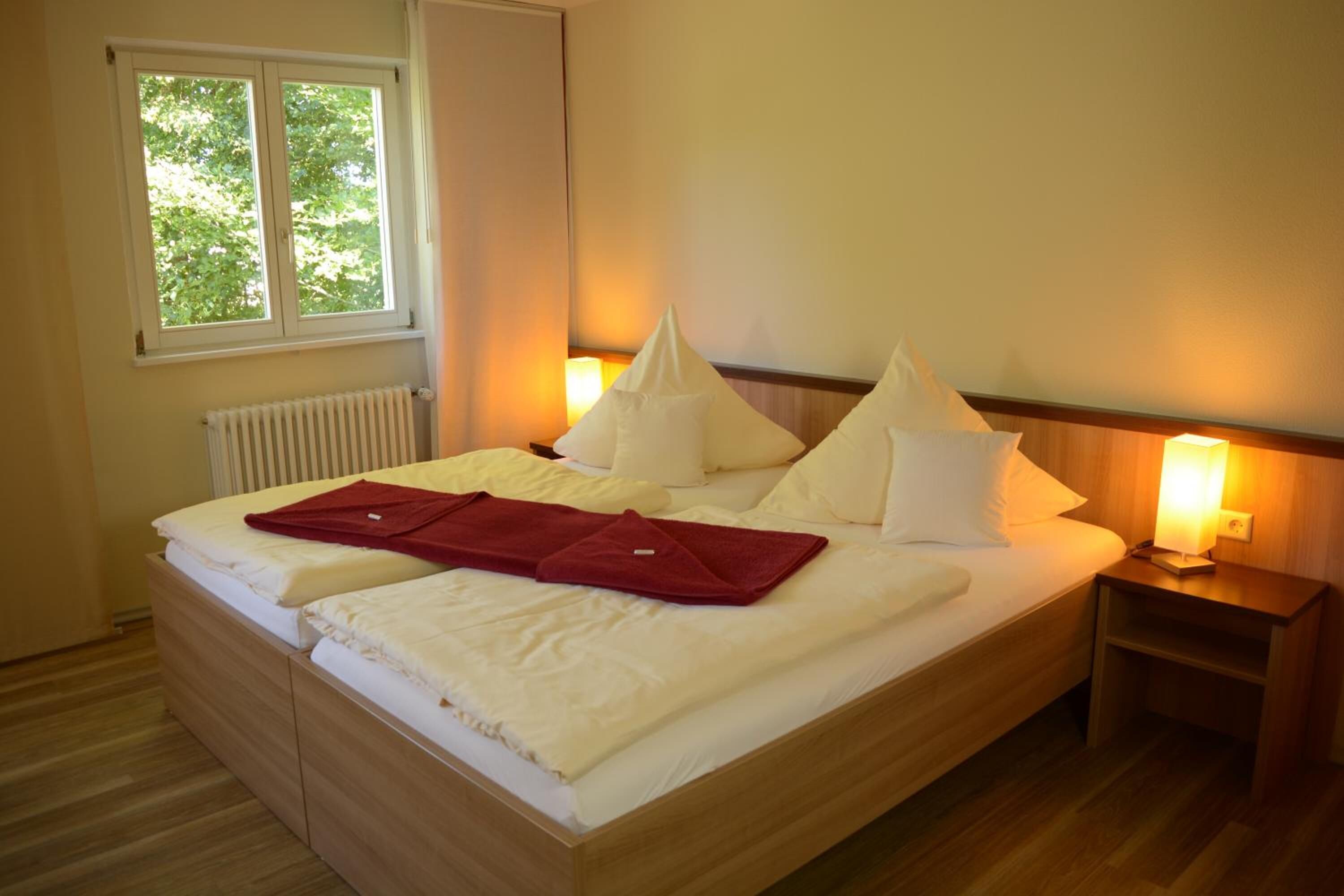 Schreibtisch, kostenloses WLAN, Bettwäsche