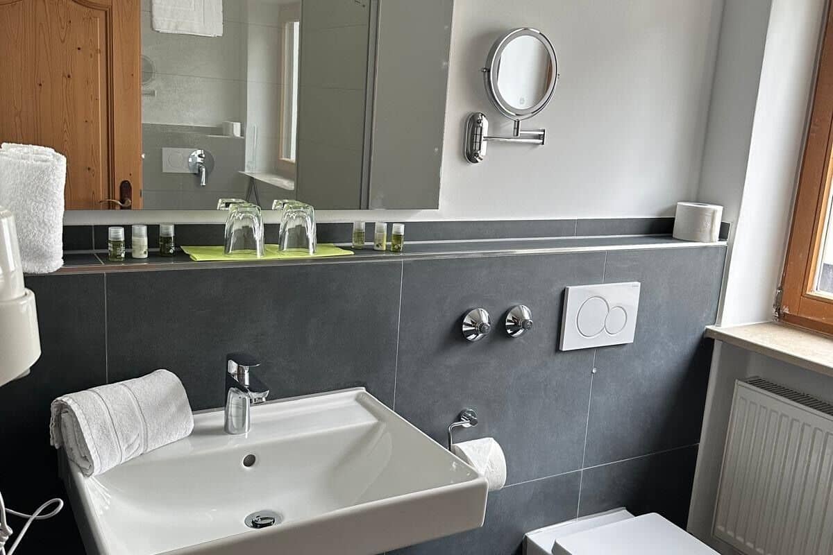 Deluxe Double Room, Courtyard View | Bilik Mandi