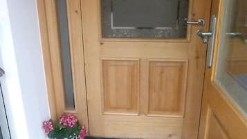 Entrada al alojamiento