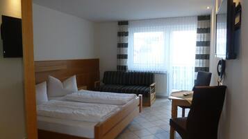 Comfort Double Room | In-room safe, desk, cots/infant beds, rollaway beds