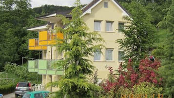 Esterni