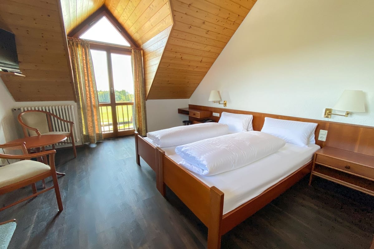 double room, mountain view | 2 bedrooms, in-room safe, desk, blackout curtains