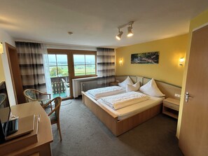 Bureau, espace de travail pour ordinateur portable, Wi-Fi gratuit