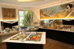 Free daily local cuisine breakfast 