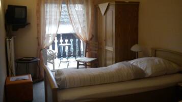 Single Room | Free WiFi, bed sheets