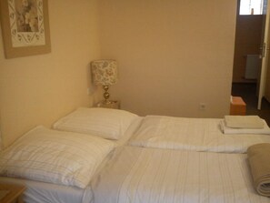 Wifi gratis y ropa de cama 