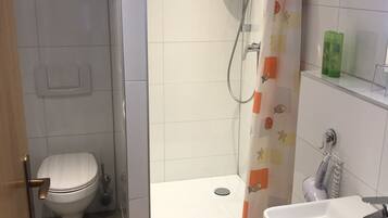 Standard Double Room, Non Smoking | Bilik Mandi