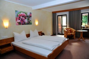 خزنة داخل الغرفة وستائر تعتيم وأسرّة أطفال/رضّع (مجانًا) وواي فاي مجانًا