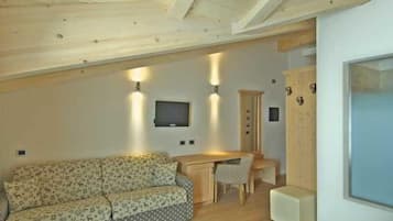 In-room safe, desk, free WiFi, bed sheets