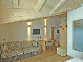 Una cassaforte in camera, una scrivania, Wi-Fi gratuito, lenzuola