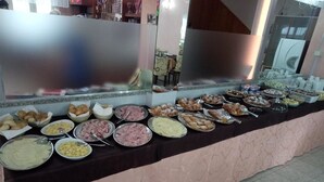 Tägliches kontinentales Frühstück gegen Gebühr